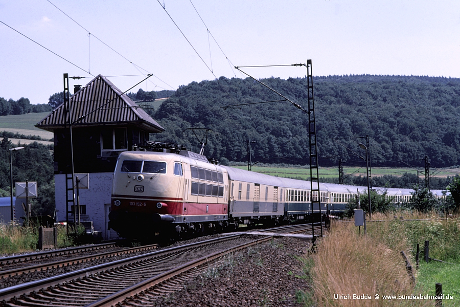 http://www.bundesbahnzeit.de/dso/N-S Strecke 1988/b04-103_152.jpg